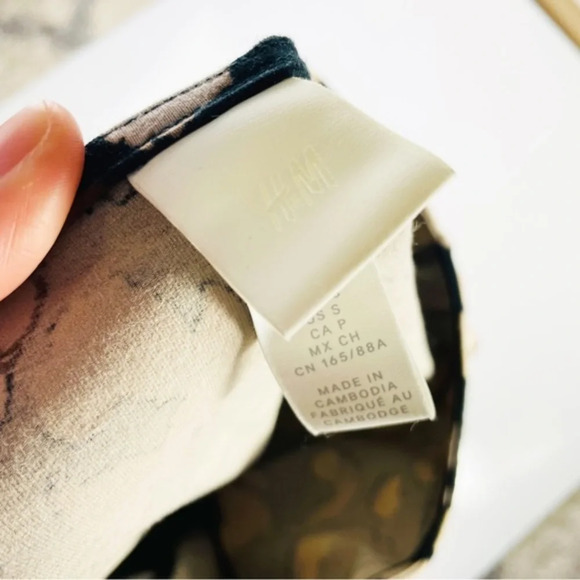 H&M Black Long Sleeve Animal Print Romper Size Small - Picture 8 of 8